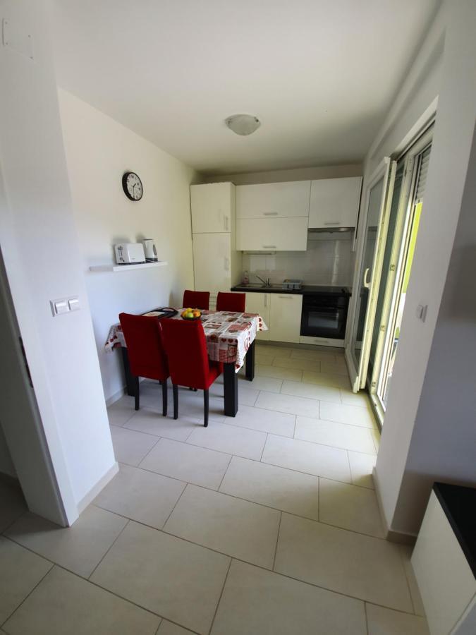 Apartmani Matko Nin Exterior foto