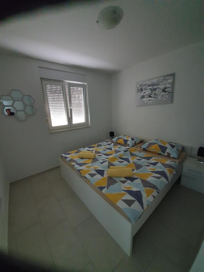 Apartmani Matko Nin Exterior foto