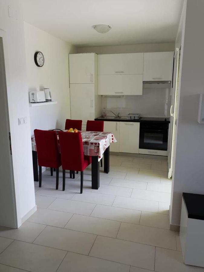 Apartmani Matko Nin Exterior foto