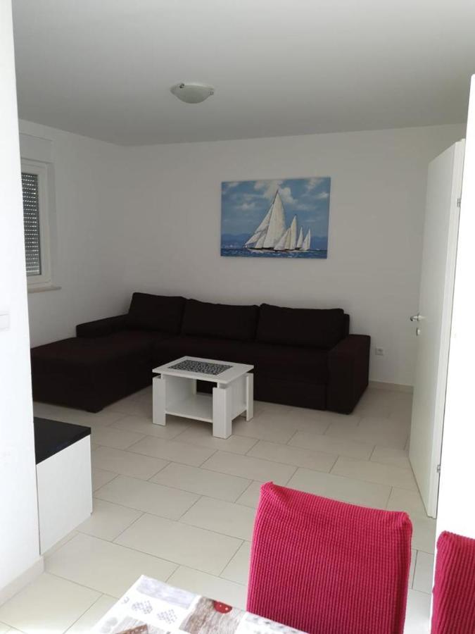 Apartmani Matko Nin Exterior foto