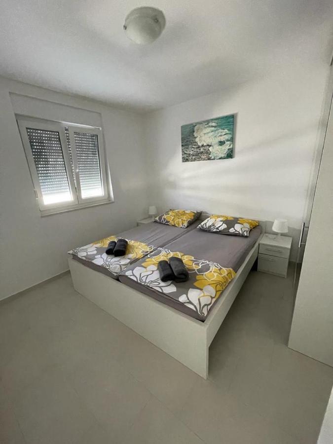 Apartmani Matko Nin Exterior foto