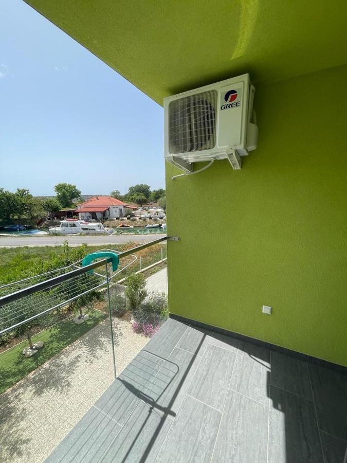 Apartmani Matko Nin Exterior foto